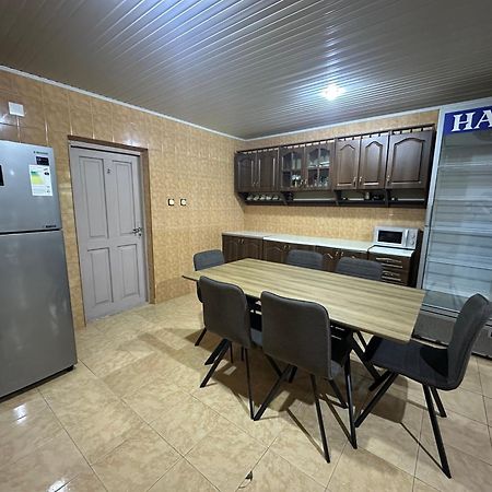 Linda Guest House Batumi Exteriör bild