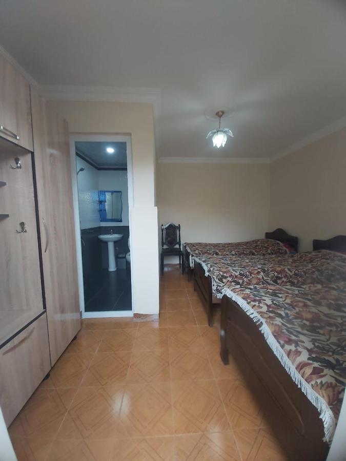 Linda Guest House Batumi Exteriör bild