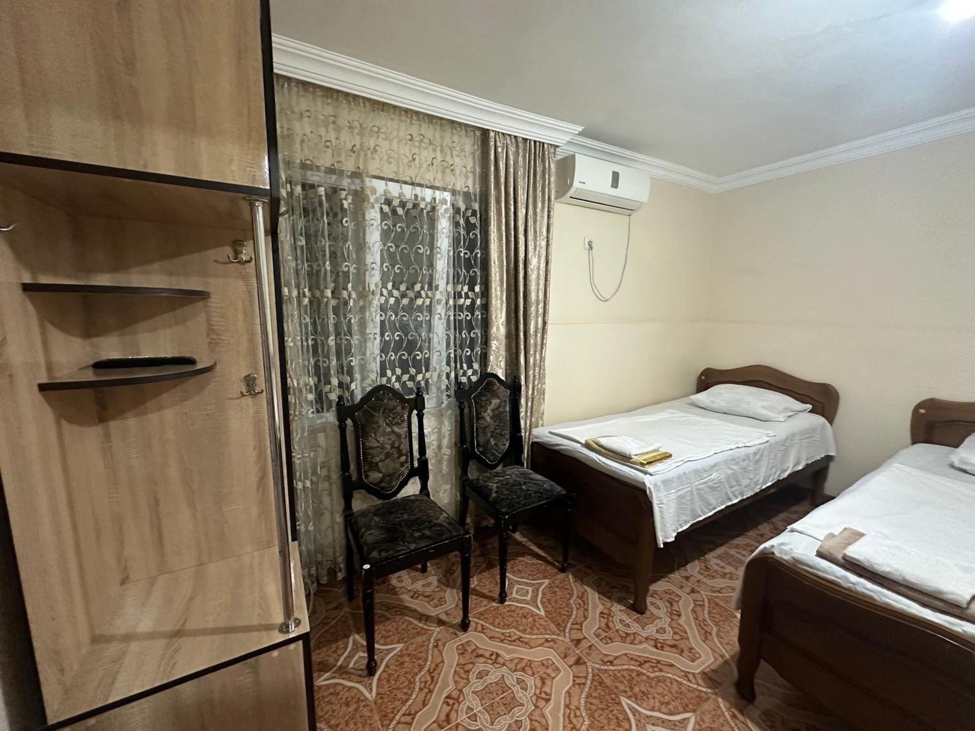 Linda Guest House Batumi Exteriör bild