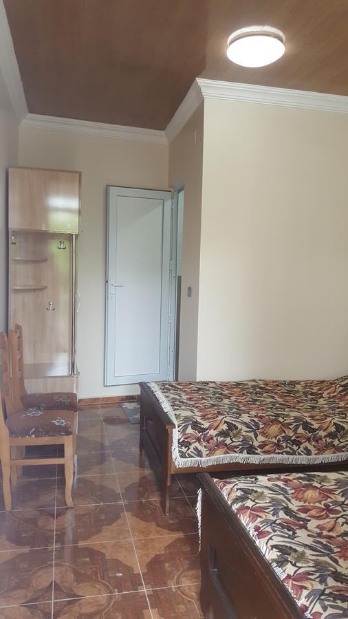 Linda Guest House Batumi Exteriör bild