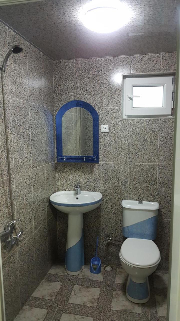 Linda Guest House Batumi Exteriör bild