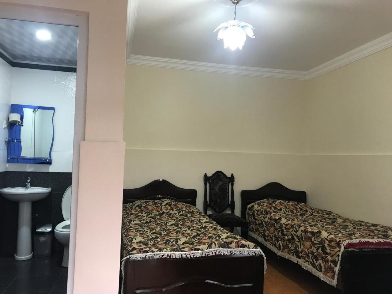 Linda Guest House Batumi Exteriör bild